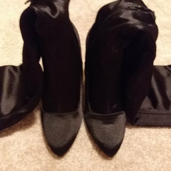 Shoe - Picture 5 of 8